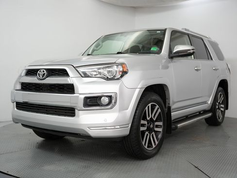 Used 2019 Toyota 4Runner Limited image 3