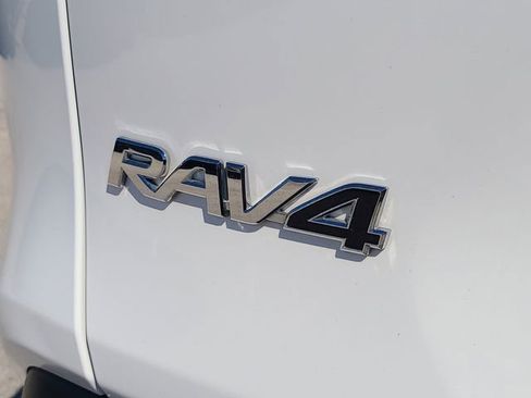 Used 2024 Toyota RAV4 LE image 10