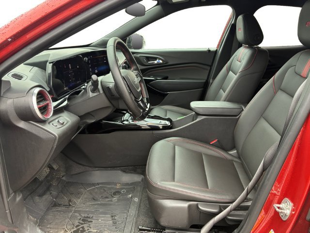 Used 2024 Chevrolet Trax RS w/ Sunroof Package FWD image 11