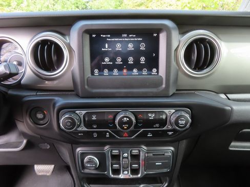 Used 2021 Jeep Wrangler Unlimited Sahara image 16