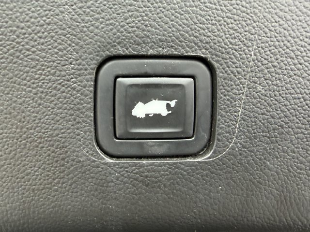 Used 2020 Chevrolet Traverse RS FWD image 14