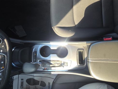 Used 2024 Chevrolet Malibu LT image 29