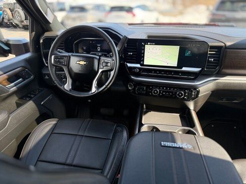 Used 2025 Chevrolet Silverado 2500 High Country w/ Technology Package image 11