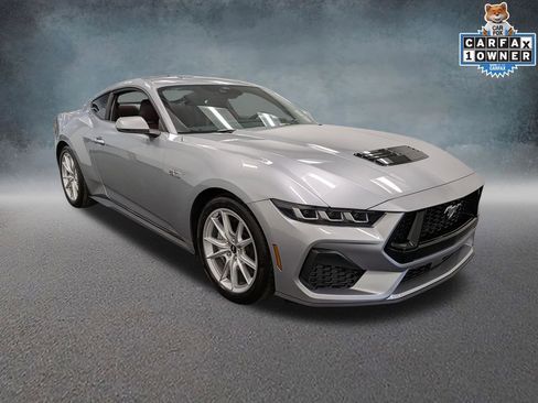 Used 2025 Ford Mustang GT Premium RWD image 3