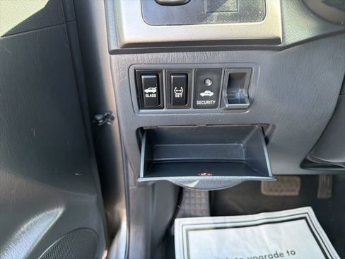 Used 2008 Toyota Matrix XR FWD image 31