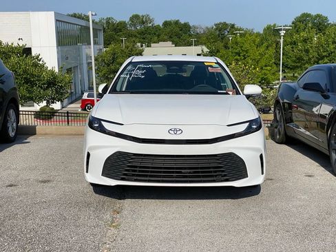 Used 2025 Toyota Camry LE FWD image 2