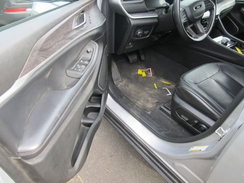 Used 2021 Jeep Grand Cherokee L Limited image 16