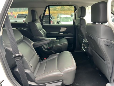 Used 2025 Ford Expedition Active AWD/4WD image 26