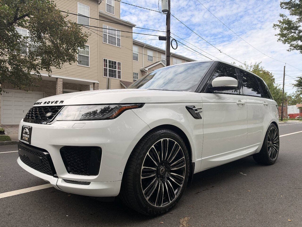 Used 2018 Land Rover Range Rover Sport HSE AWD/4WD image 2