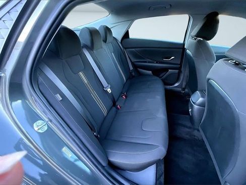 Used 2024 Hyundai Elantra SEL image 24