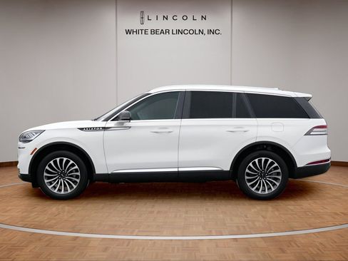 Used 2023 Lincoln Aviator AWD w/ Premium Package image 8