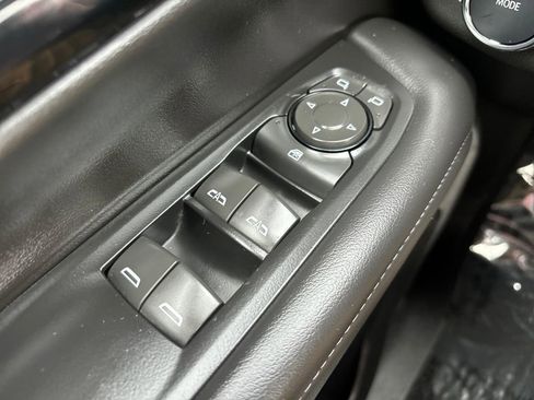 Used 2025 Chevrolet Tahoe Z71 image 11