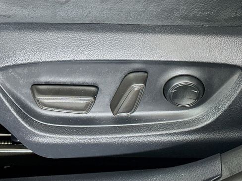 Used 2024 Toyota Camry SE w/ Convenience Package image 13