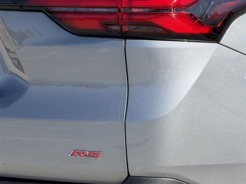 Certified 2023 Chevrolet Traverse RS image 7