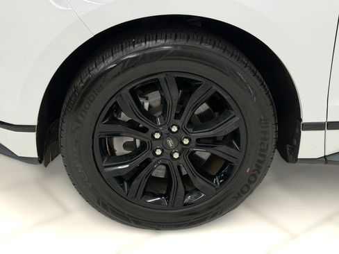 Used 2024 Ford Edge SE w/ Black Appearance Package AWD/4WD image 11