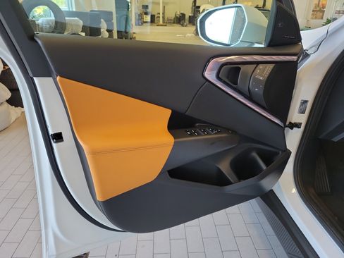 Used 2025 BMW X3 xDrive30i w/ Convenience Package image 15