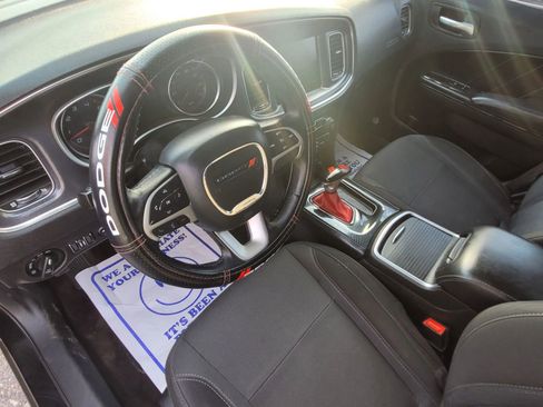 Used 2016 Dodge Charger SXT image 14