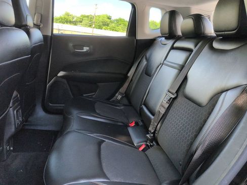 Used 2018 Jeep Compass Latitude AWD/4WD image 15