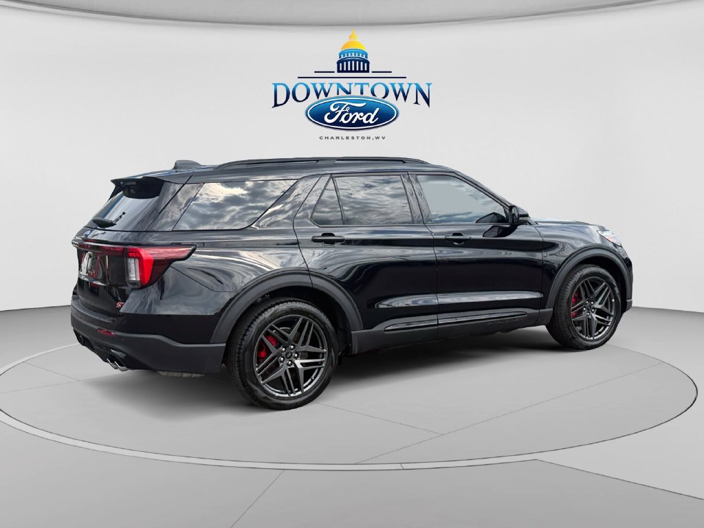 Used 2025 Ford Explorer ST AWD/4WD image 3