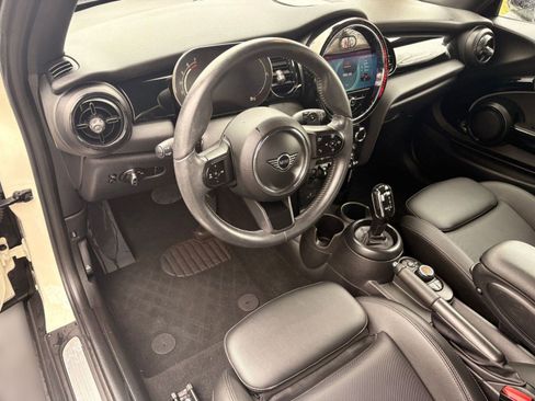 Certified 2022 MINI Cooper S image 4