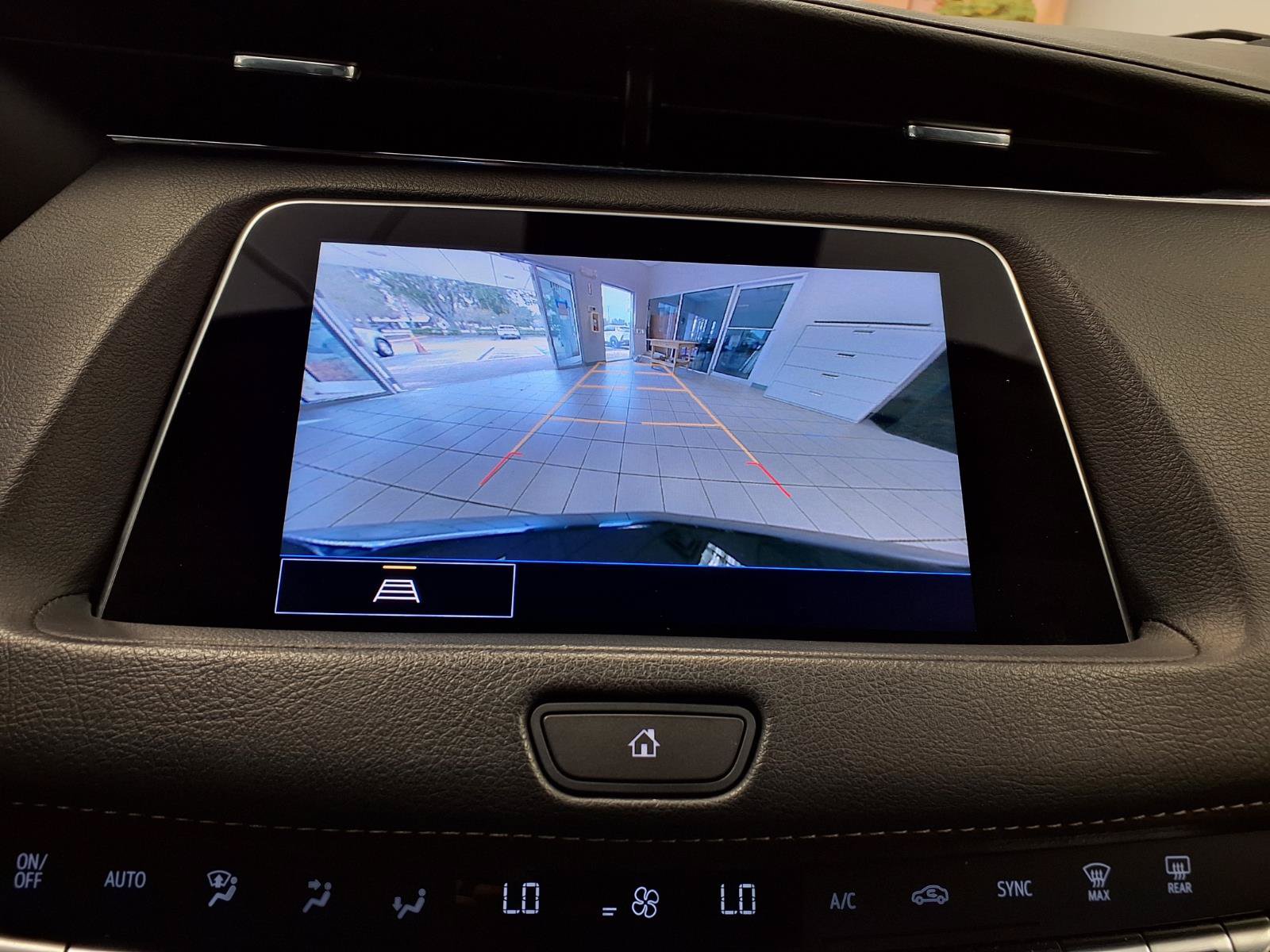 Used 2023 Cadillac XT4 Luxury w/ Cold Weather Package AWD/4WD image 26