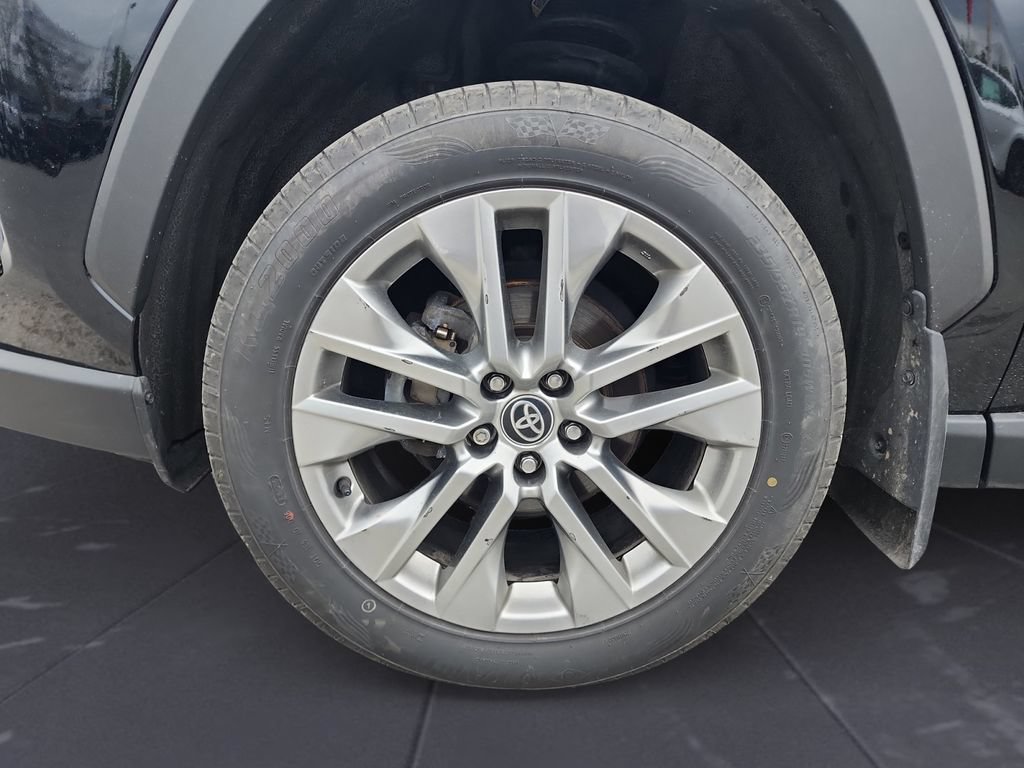 Used 2023 Toyota RAV4 XLE Premium AWD/4WD image 15