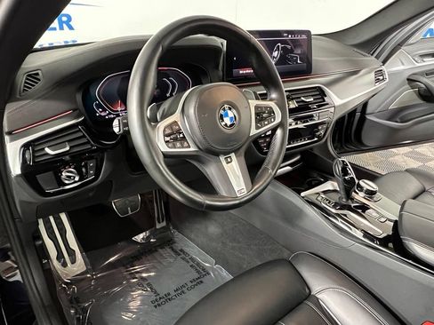 Used 2023 BMW M550i xDrive w/ Executive Package AWD/4WD image 19