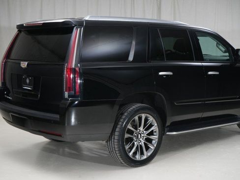 Used 2019 Cadillac Escalade Luxury w/ Escalade Sport Edition image 15