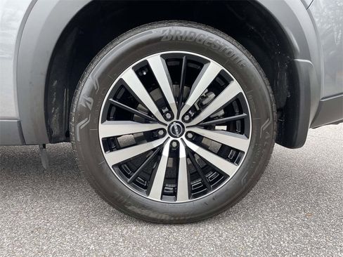 Used 2024 Nissan Pathfinder Platinum w/ Cargo Package image 10