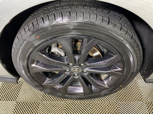 Used 2022 Toyota Sienna XSE w/ XSE Plus Package FWD image 5