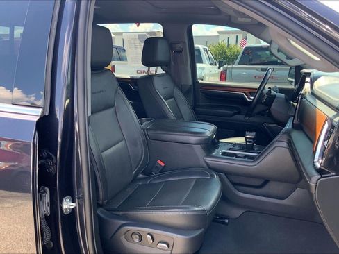 Used 2023 GMC Sierra 1500 Denali w/ Technology Package AWD/4WD image 7