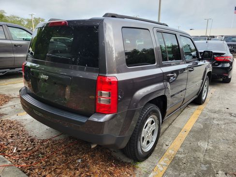 Used 2015 Jeep Patriot Sport w/ Power Value Group FWD image 3