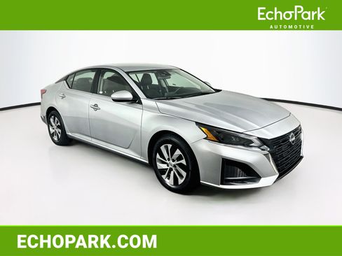Used 2023 Nissan Altima 2.5 S FWD image 1
