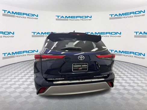 Used 2021 Toyota Highlander Platinum AWD/4WD image 4