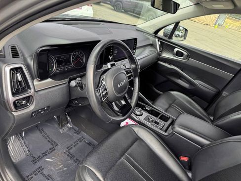 Used 2023 Kia Sorento EX image 11