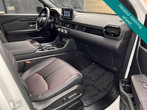 Used 2025 Honda Pilot Black Edition image 7