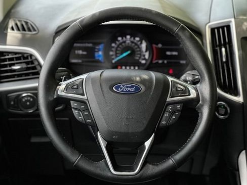Used 2016 Ford Edge SEL w/ Equipment Group 201A AWD/4WD image 29