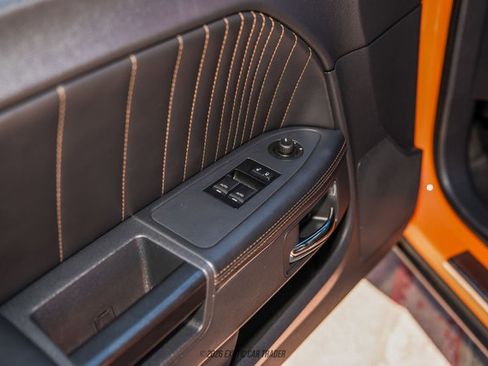 Used 2014 Dodge Challenger R/T image 21