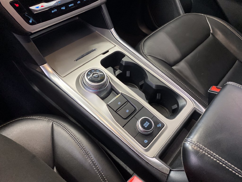 Used 2022 Ford Explorer XLT w/ Equipment Group 202A AWD/4WD image 15