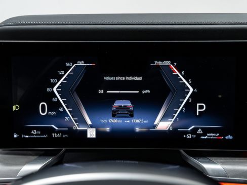 Used 2023 BMW 760i xDrive image 8