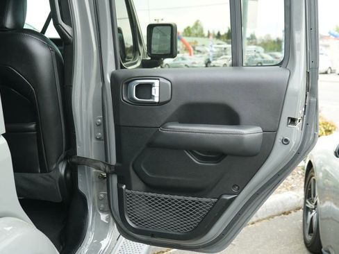 Used 2020 Jeep Wrangler Unlimited Sahara AWD/4WD image 21