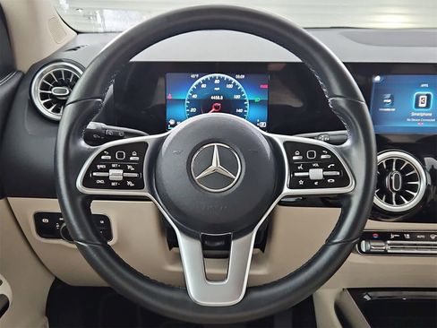 Used 2022 Mercedes-Benz GLA 250 4MATIC image 22