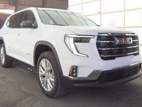 Used 2026 GMC Acadia Elevation w/ Elevation Premium Package FWD image 2