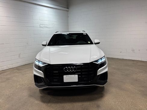 Used 2020 Audi Q8 Premium Plus w/ Premium Plus Package AWD/4WD image 3