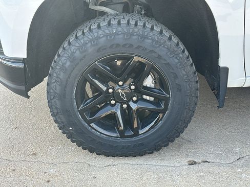 Used 2022 Chevrolet Silverado 1500 LT Trail Boss w/ LT Trail Boss Premium Package image 3