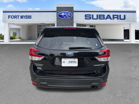 Used 2019 Subaru Forester Premium AWD/4WD image 6