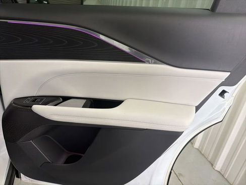 Used 2024 Cadillac Lyriq Luxury RWD image 17