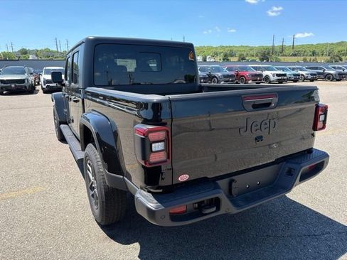 New 2026 Jeep Gladiator Sport AWD/4WD image 5