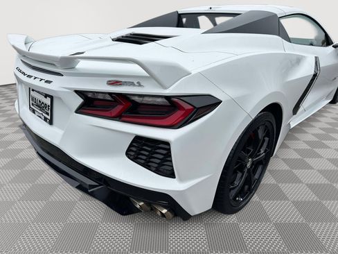 Used 2023 Chevrolet Corvette Stingray Premium Conv w/ Z51 Performance Package RWD image 11