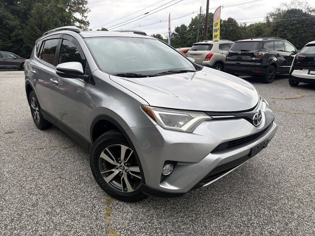 Used 2016 Toyota RAV4 XLE AWD/4WD image 5